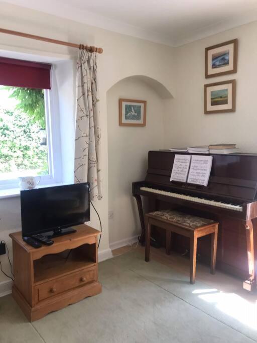 No 96 Chapel Lane - Self Contained Cottage In The Heart Of Butleigh 外观 照片